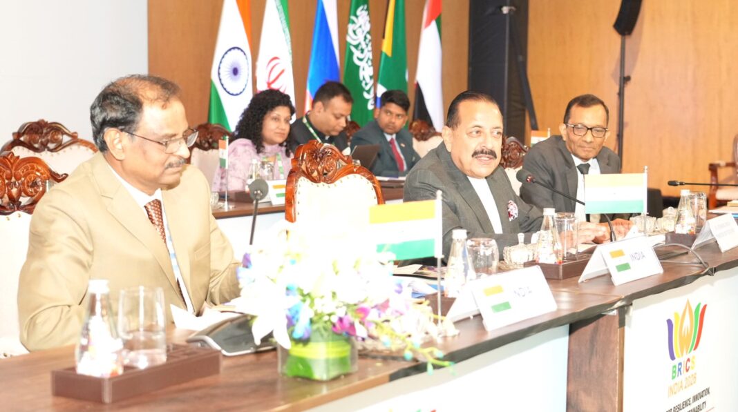 ब्रिक्स देशों की बैठक को संबोधित करते केन्द्रीय मंत्री डॉ. जितेन्द्र सिंह का ऐतिहासिक भाषण केन्द्रीय मंत्री ब्रिक्स बैठक में भाषण देते हुए