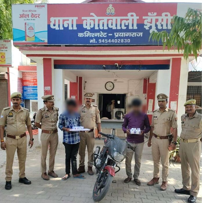 चोरी मामले में पकड़े गए आरोपितों का छाया चित्र चोरी मामले में पकड़े गए आरोपितों का छाया चित्र