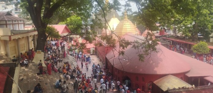 श्रद्धालुओं की सुविधा के लिए सहायता शिविर