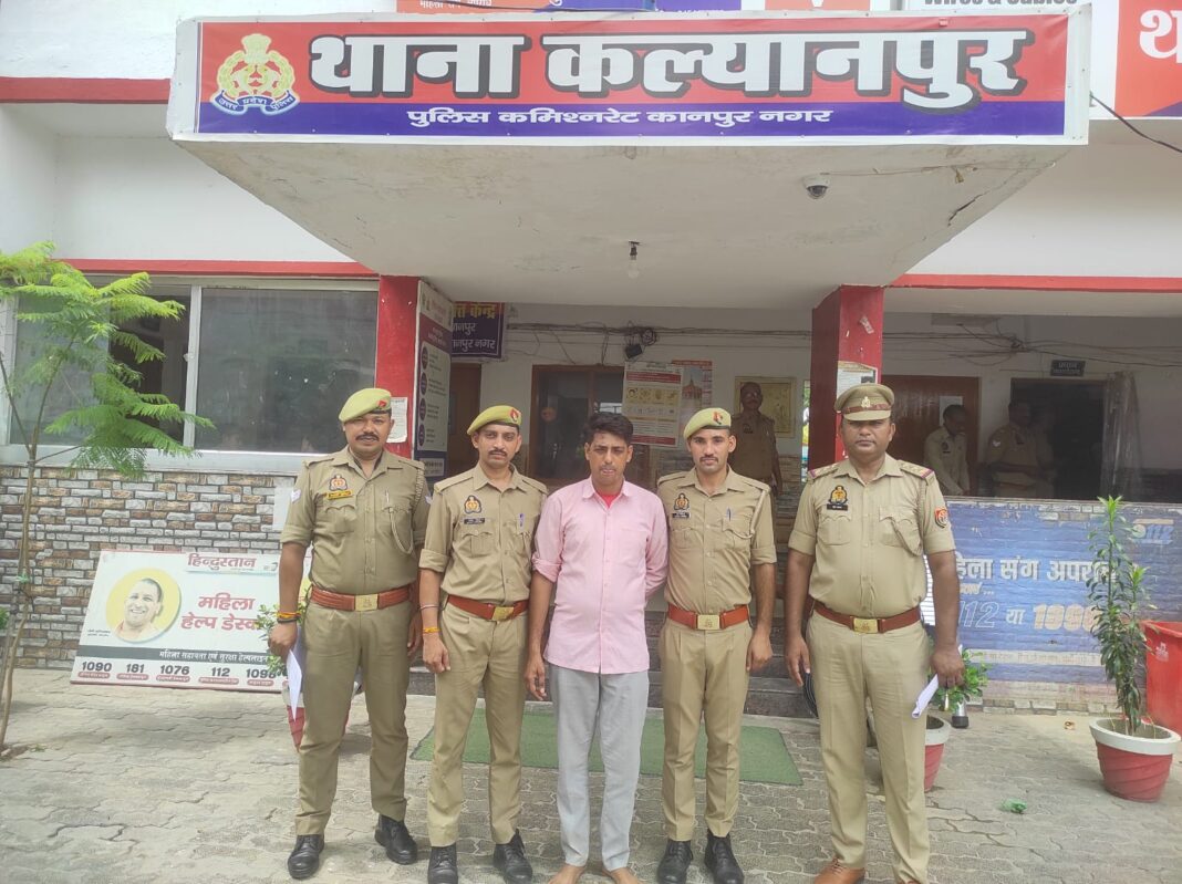 पुलिस की गिरफ्त में शातिर अपराधी