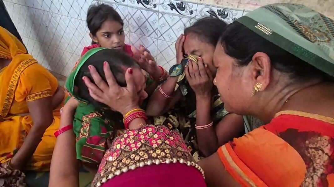 महिला की मौत पर परिवार की प्रतिक्रिया