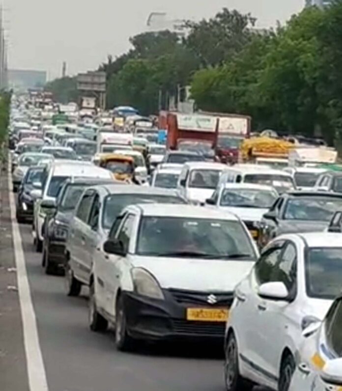 गुरुग्राम में जाम फोटो