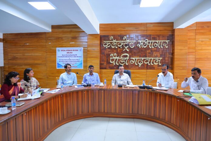 पौड़ी एस आई आर प्रगति समीक्षा बैठक पौड़ी एस आई आर प्रगति समीक्षा बैठक