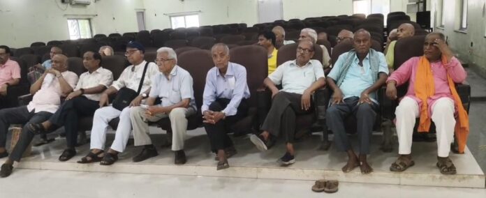 पेंशनर कार्यक्रम में शामिल होने की जानकारी