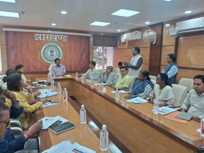 अजय कुमार सिंह बैठक में नेताओं के साथ