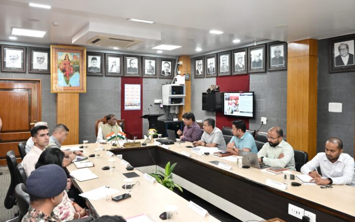 लोक भवन की जनकल्याणकारी योजनाओं की समीक्षा