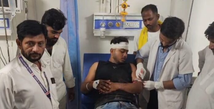 आदित्य तिवारी सदर अस्पताल में भर्ती