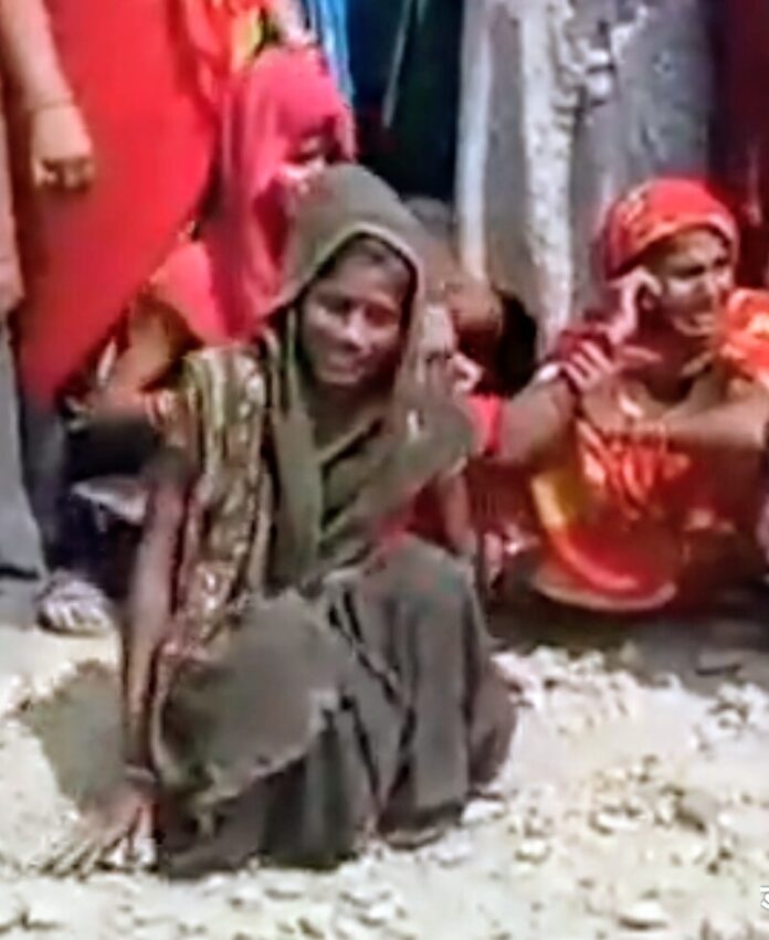 शव मिलने की सूचना के बाद परिजन