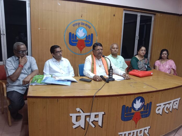 लोकतंत्र प्रहरी के राष्ट्रीय अध्यक्ष सच्चिदानंद उपासने