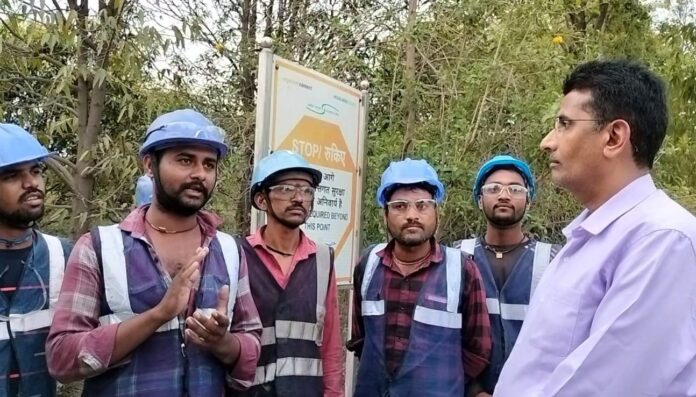 दमोह कलेक्टर एक्शन डायमंड सीमेंट