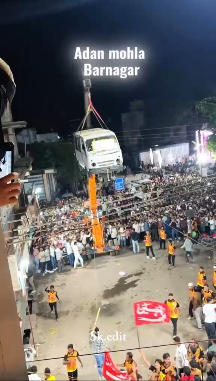 बदनगर में मुहर्रम प्रोसेसिंग में स्टंट करने वाले युवा