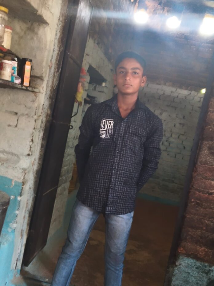 मृतक किशोर की फाइल फोटो सामने आई