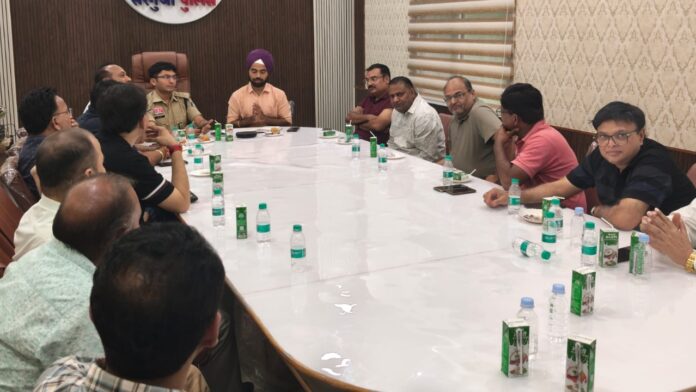 पुलिस व्यापारी मीटिंग की तैयारी