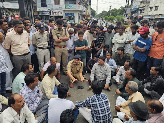 पिता की हत्या का बदला में मारा गया आरोपी का पिता