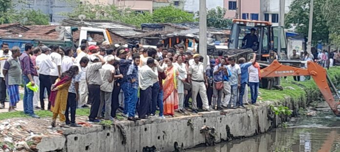 हाइड्रेंन सफाई कार्य का मुआयना