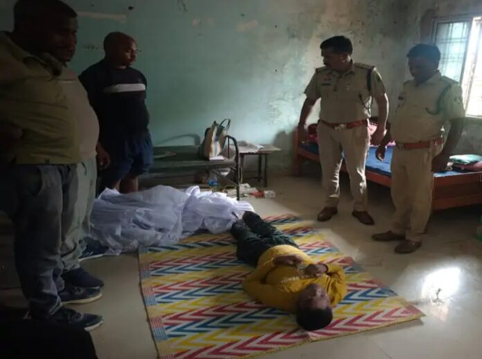 घटनास्थल पर अधिकारी का बयान दिया गया