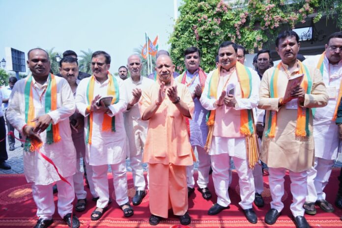 सीएम योगी प्रशिक्षण महाभियान का उद्घाटन