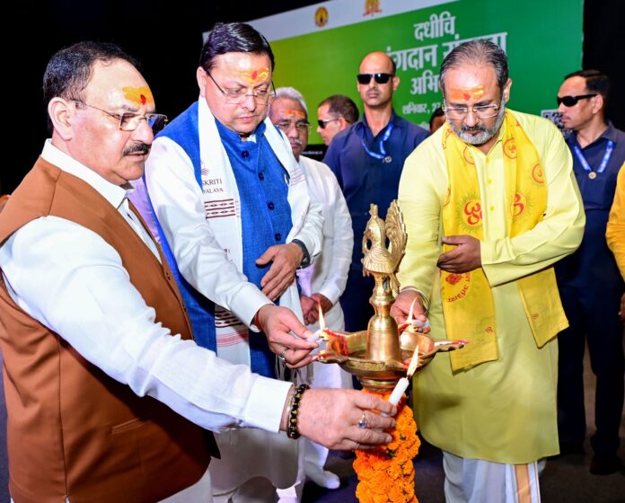 जेपी नड्डा व धामी अंगदान अभियान का उद्घाटन करते हुए