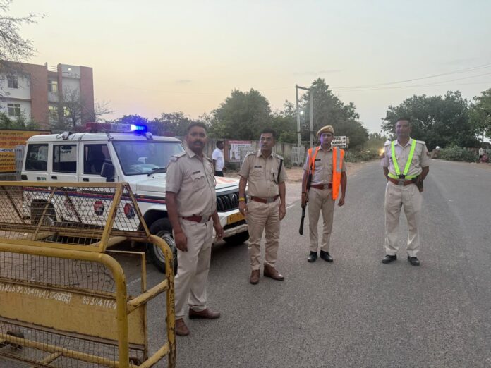 काली फिल्म और अवैध नंबर प्लेट पर पुलिस कार्रवाई