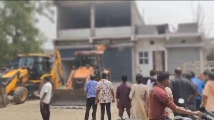 कोरबा में भाजपा नेता पर हमले के आरोपी का अवैध निर्माण ढहाया गया