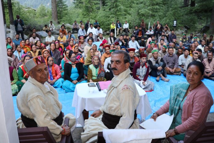 जनसभा में मुख्यमंत्री और विधायक