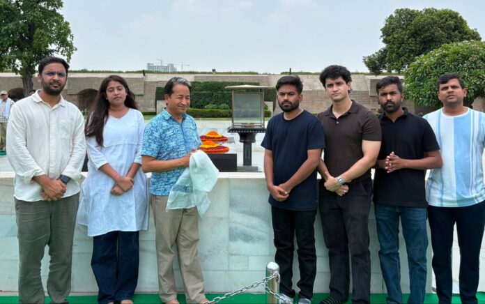 समाज सेवी सोनम वांगचुक की मुलाकात
