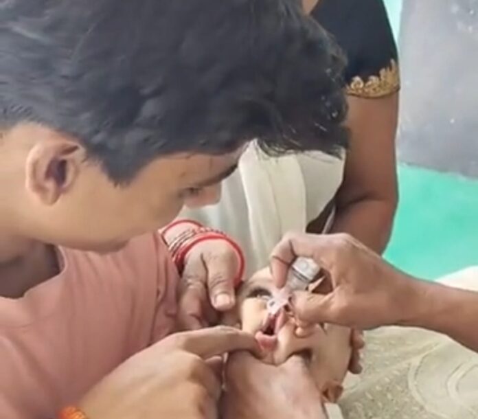 प्लस पोलियो अभियान देश में शुरू हुआ है
