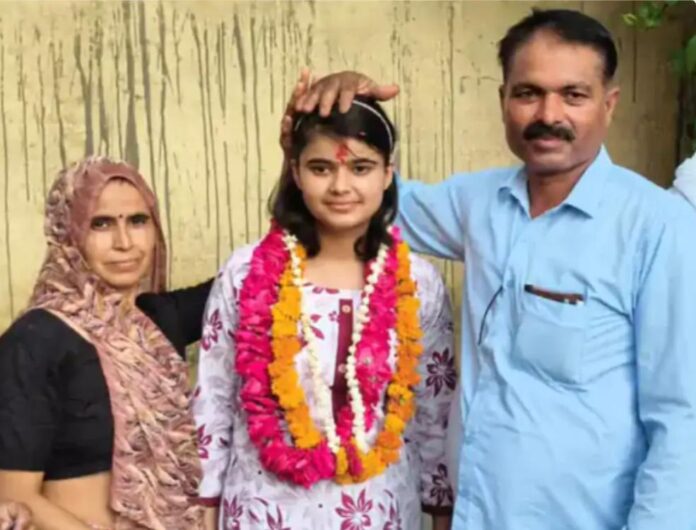 वायुसेना में फ्लाइंग अफसर बनी शिवानी की तस्वीर