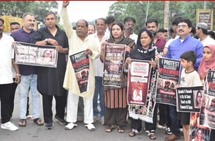 थाना प्रभारी गुलाम रब्बानी को शिकायत पत्र सौंपते हाथों हाथ