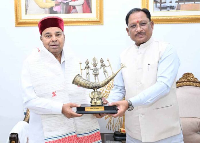 मुख्यमंत्री राज्यपाल का स्वागत