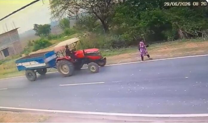 शिक्षिका ट्रेक्टर टक्कर में घायल