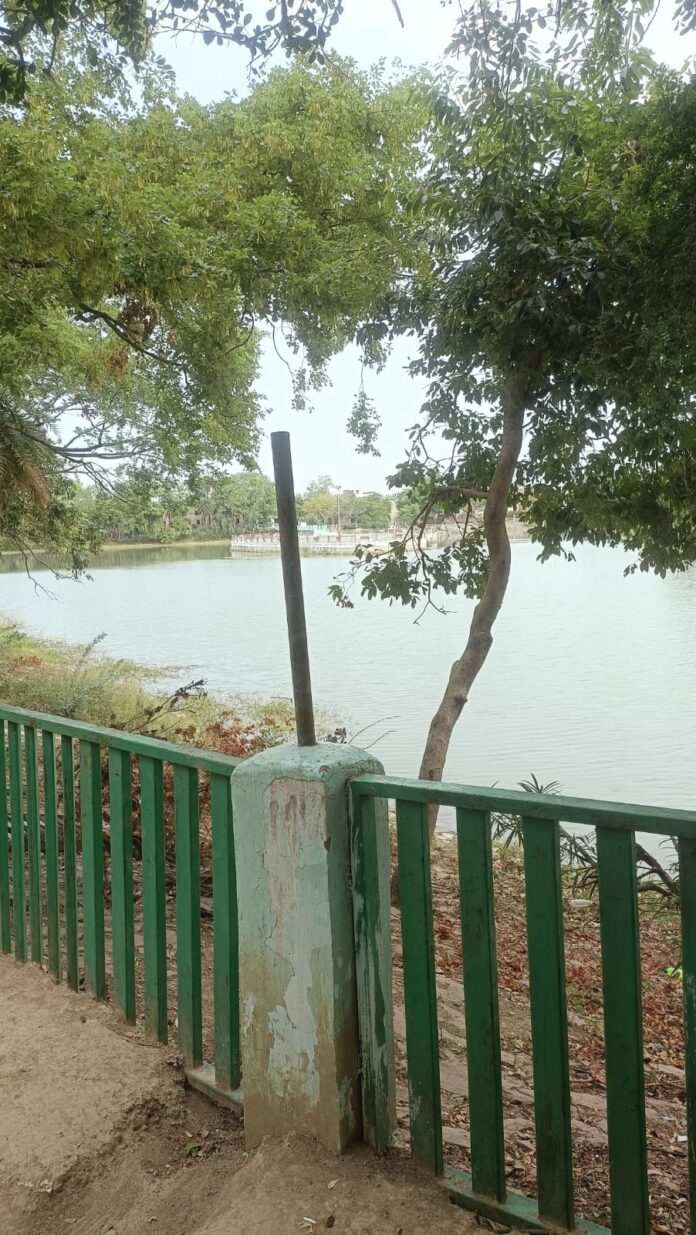 माहिल तालाब घटनास्थल की तस्वीर