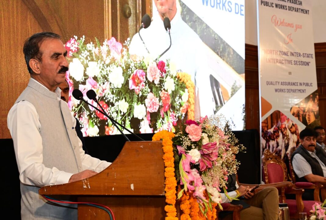 मुख्यमंत्री सूक्खु की महत्वपूर्ण घोषणाएं और कार्यों का विश्लेषण मुख्यमंत्री सुक्खु की तस्वीर