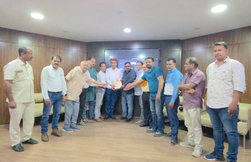पत्रकारों ने एआई व डिजिटल मीडिया की समझी बारीकियां, एआई एवं डिजिटल मीडिया के फैक्ट्स से कराया अवगत पत्रकारों के लिए एआई और डिजिटल मीडिया की तस्वीर