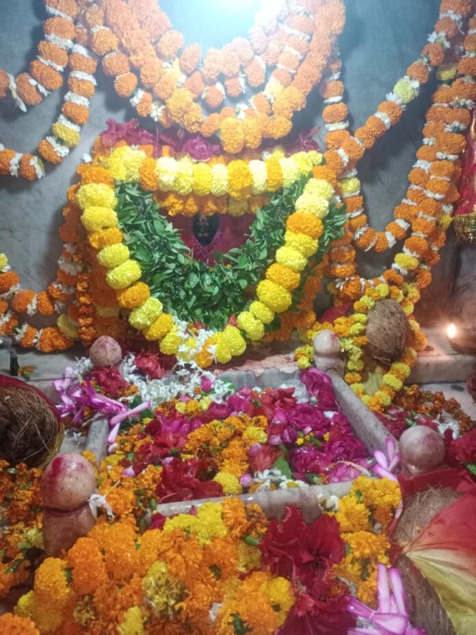 मां शीतला गडबड़ा धाम का दर्शन