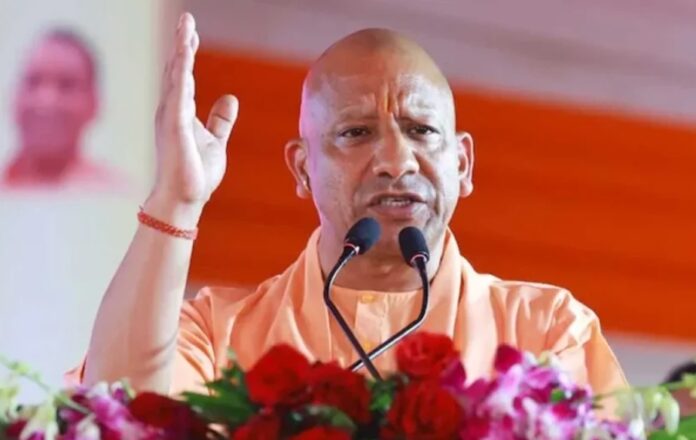 योगी आदित्यनाथ की फ़ाइल फोटो और उनकी जीवनी