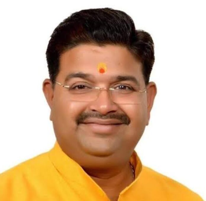 विकास तिवारी की जीवनी और उपलब्धियां की फोटो
