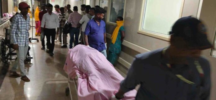मृतक सागर मंडल का शव पोस्टमार्टम के लिए