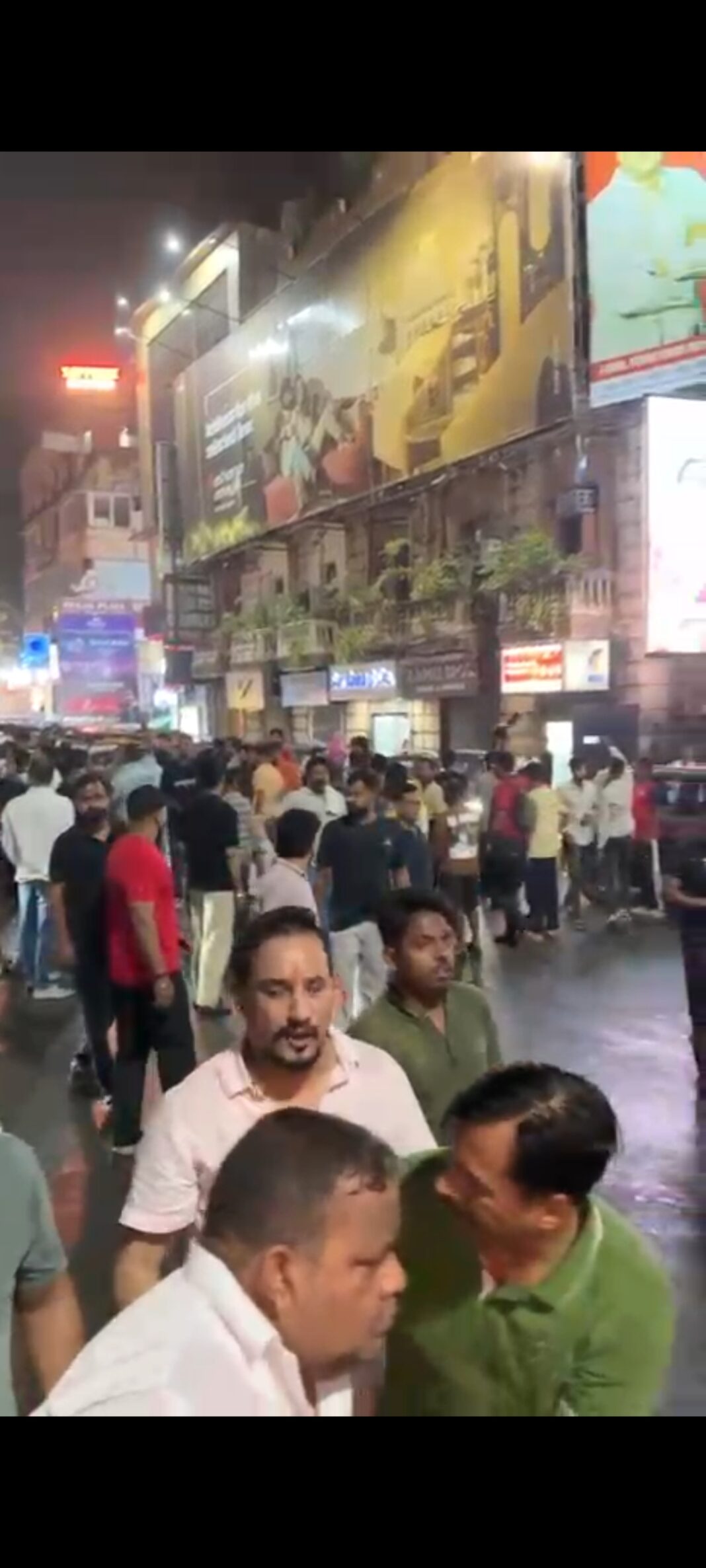 मृतक हिमांशु सिंह के परिजनों द्वारा सड़क जाम किया गया हिमांशु सिंह की मृत्यु का विरोध