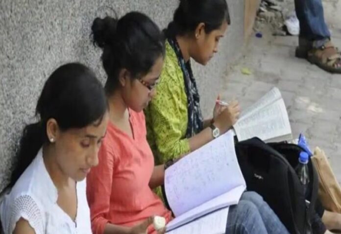 विद्यार्थी शिक्षा प्रणाली में सुधार के लिए