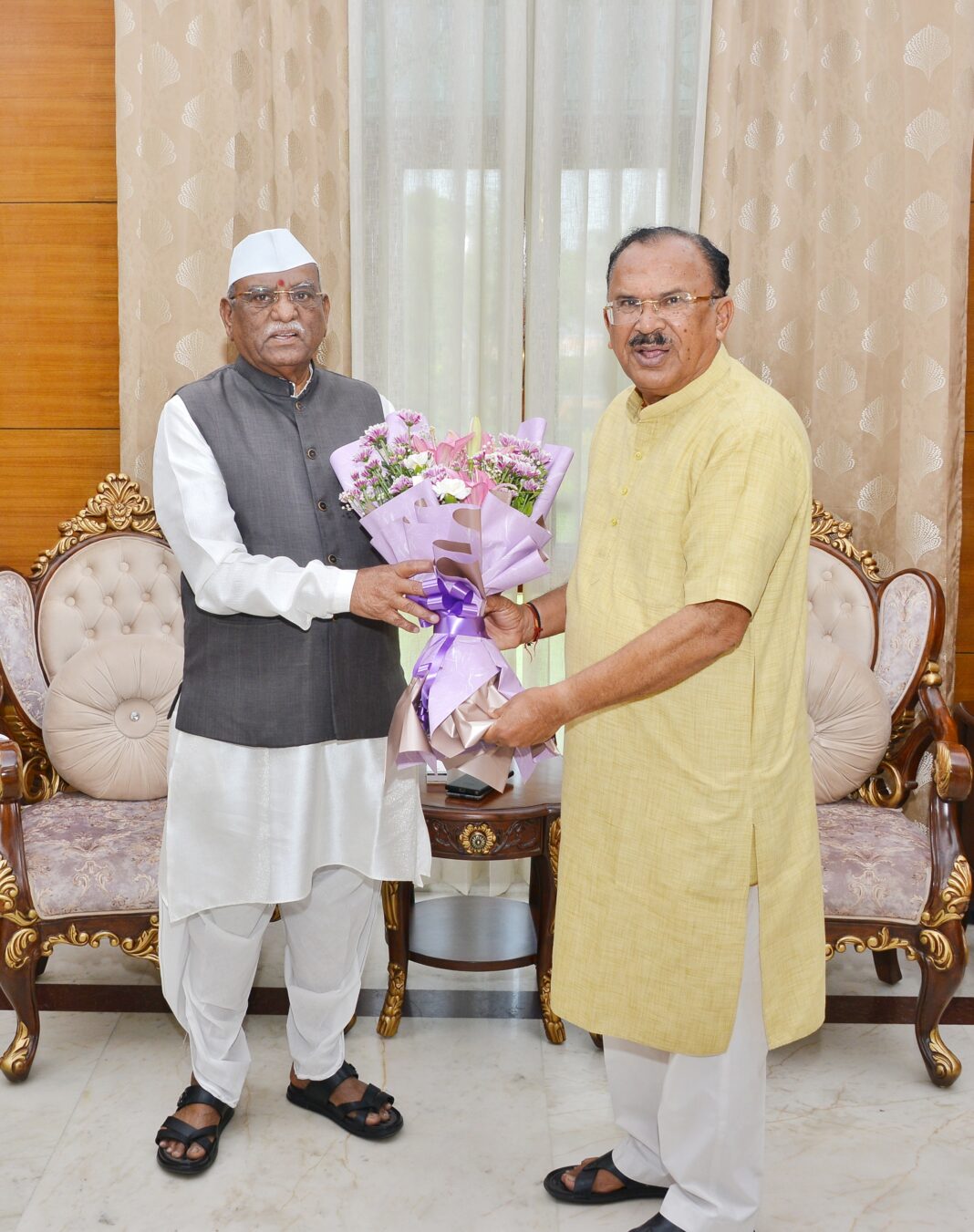 राज्यपाल हरिभाऊ बागड़े से विधानसभा अध्यक्ष वासुदेव देवनानी ने की मुलाकात राज्यपाल विधानसभा अध्यक्ष मुलाकात