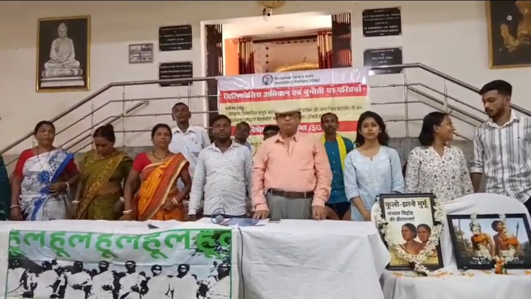 सिलिकोसिस पर सेमिनार आयोजित करने के महत्व की चर्चा सिलिकोसिस सेमिनार आयोजित करने की तस्वीर