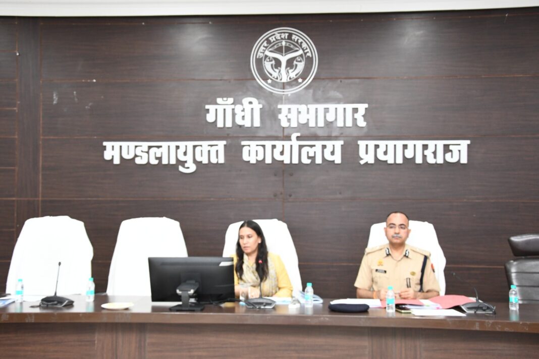 मंडलायुक्त सौम्या अग्रवाल का छाया चित्र सामने आया है मंडलायुक्त सौम्या अग्रवाल का छाया चित्र