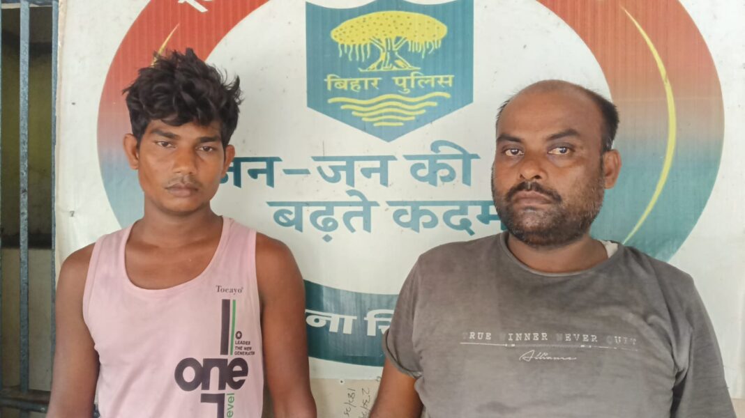 गिरफ्तार शराब तस्कर गिरफ्तार किया गया है पुलिस ने शराब तस्कर गिरफ्तार किया गया है