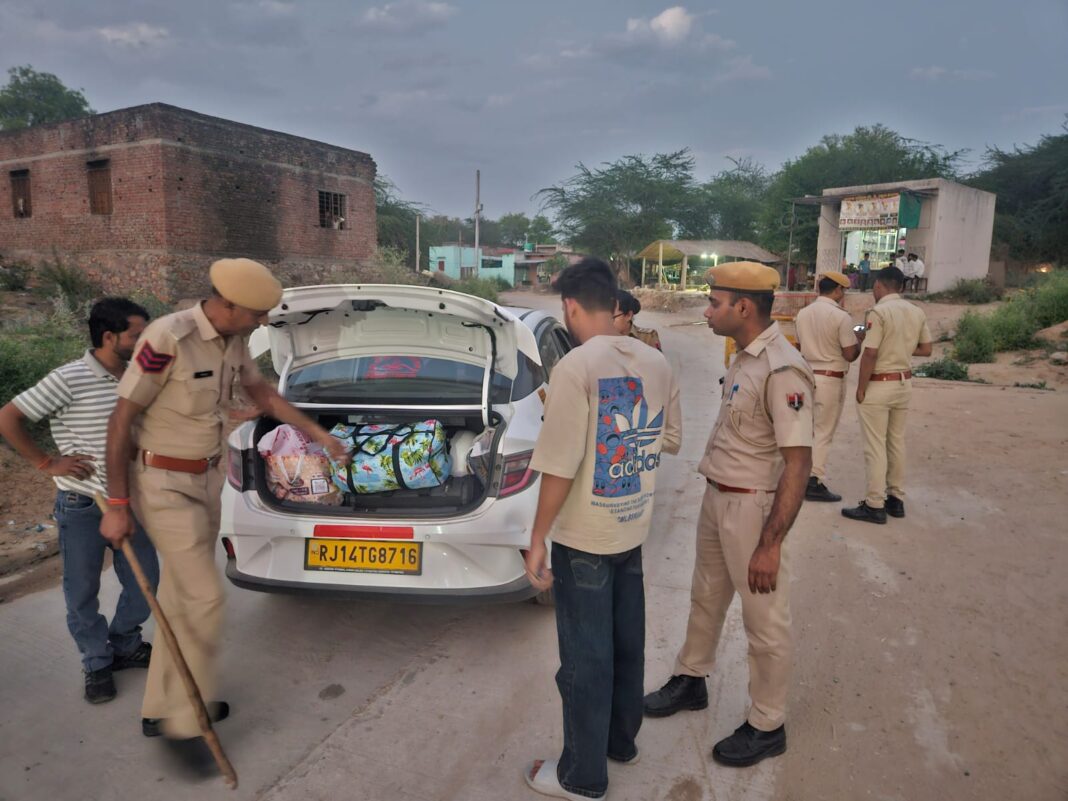 ट्रैफिक नियम तोड़ने वालों पर पुलिस का अभियान