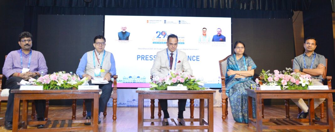 पत्रकार वार्ता में राज्य के मुख्य सचिव व अन्य नेताओं की बातचीत का विश्लेषण पत्रकार वार्ता में मुख्य सचिव की बातचीत