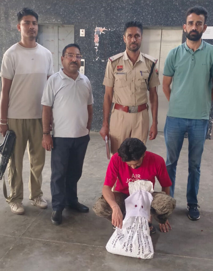 चूरापोस्त सहित तस्कर गिरफ्तार तस्वीर