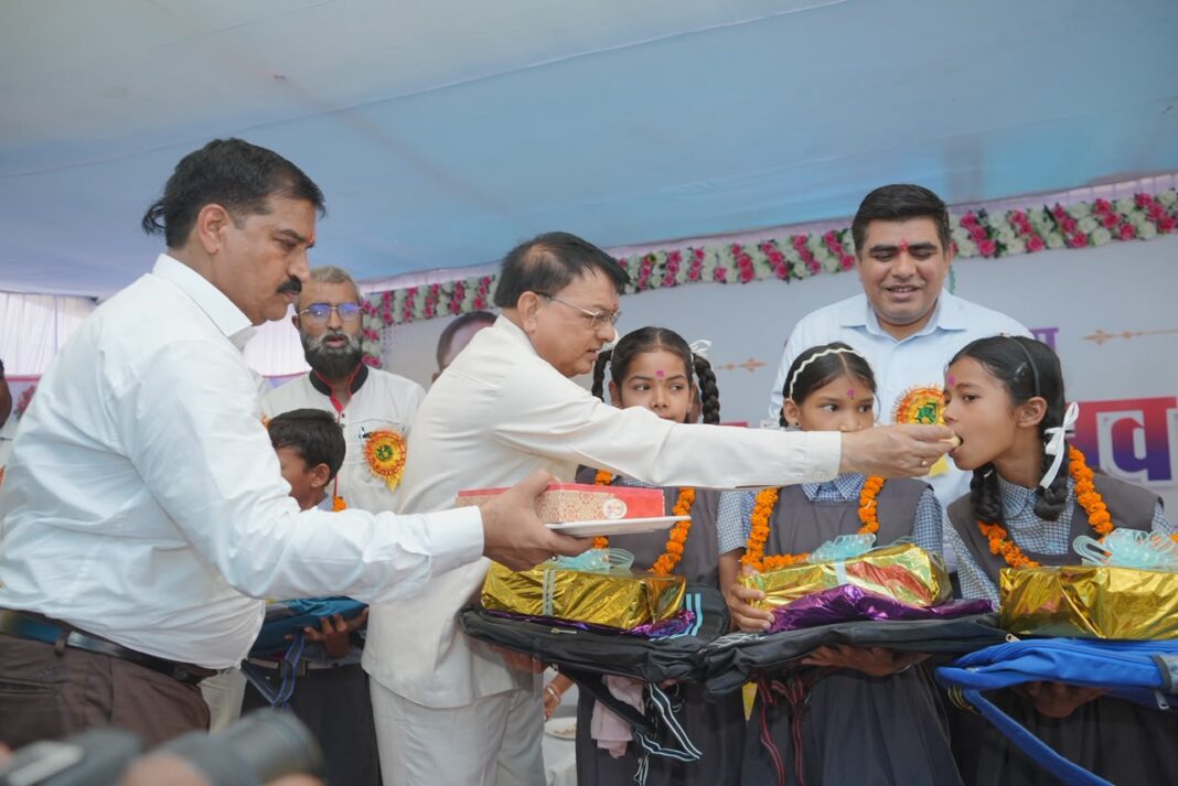 कोरबा में जिला स्तरीय शाला प्रवेश उत्सव आयोजित किया गया कोरबा में शाला प्रवेश उत्सव