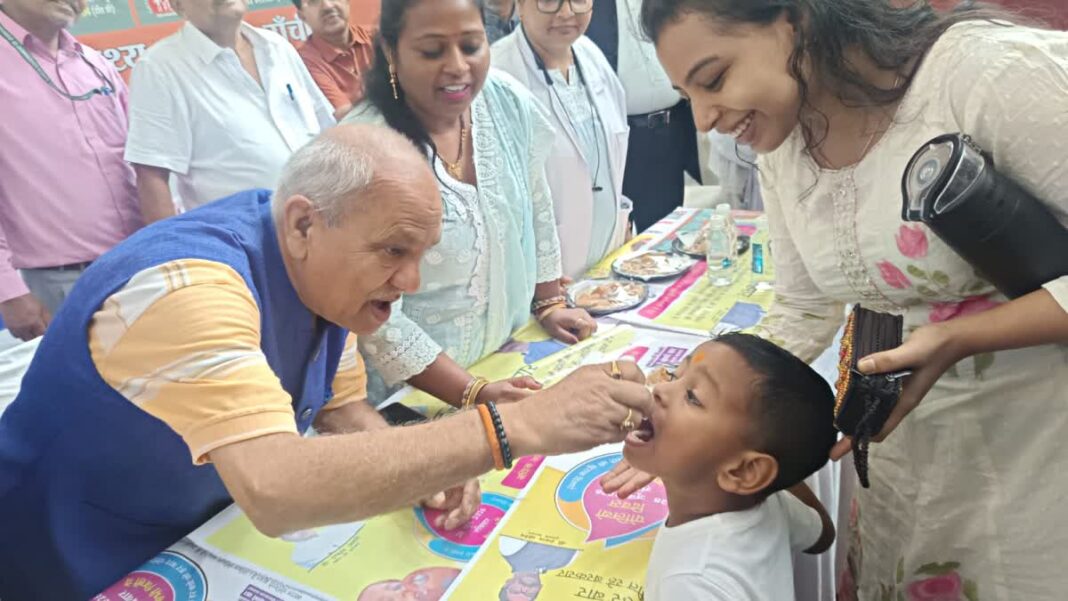 पल्स पोलियो की फाइल फोटो और बच्चों की सुरक्षा का महत्व पल्स पोलियो फाइल फोटो और बच्चों की सुरक्षा