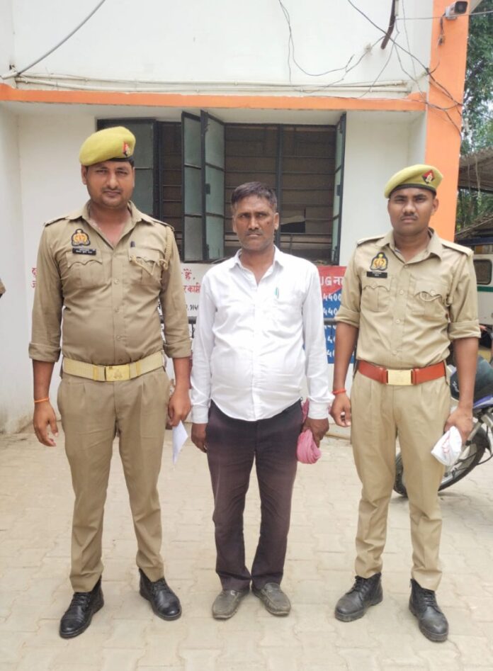 गिरफ्तार आरोपित के साथ चील्ह पुलिस की कार्रवाई